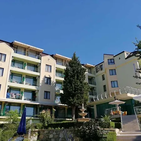 силвер Golden Sands